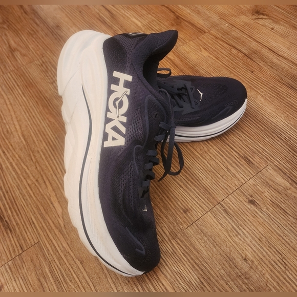 Sizi  11  D Hoka  Clifton 10.  Men\'s Navy and White Athletic Shoes